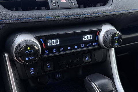Toyota RAV4 2.5 Hybrid Bi-Tone | ACC | JBL Audio | Stoel+Stuurverwarming | Elektrische Achterklep | Keyless | LED | Camera | 18 Inch
