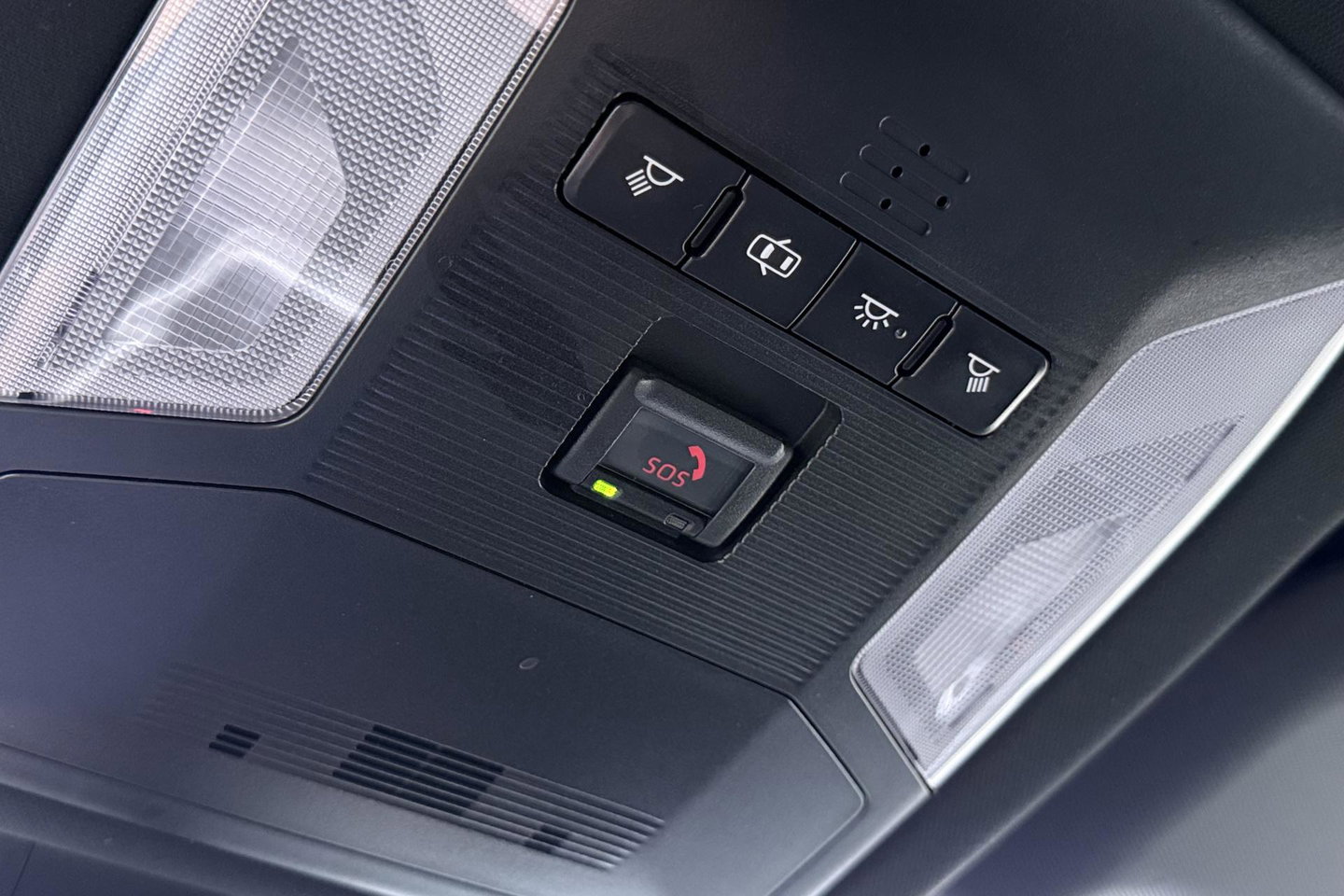 Toyota RAV4 2.5 Hybrid Bi-Tone | ACC | JBL Audio | Stoel+Stuurverwarming | Elektrische Achterklep | Keyless | LED | Camera | 18 Inch