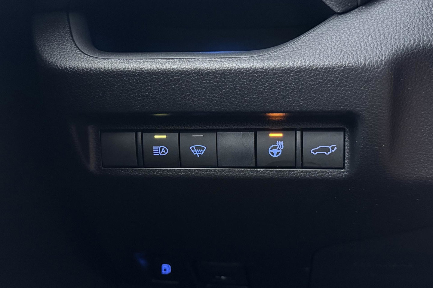 Toyota RAV4 2.5 Hybrid Bi-Tone | ACC | JBL Audio | Stoel+Stuurverwarming | Elektrische Achterklep | Keyless | LED | Camera | 18 Inch