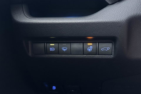 Toyota RAV4 2.5 Hybrid Bi-Tone | ACC | JBL Audio | Stoel+Stuurverwarming | Elektrische Achterklep | Keyless | LED | Camera | 18 Inch