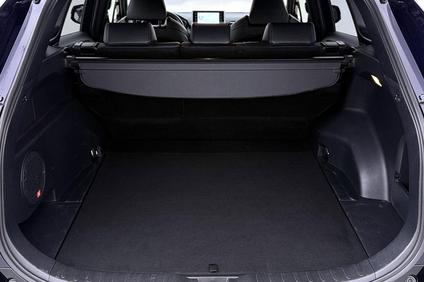 Toyota RAV4 2.5 Hybrid Bi-Tone | ACC | JBL Audio | Stoel+Stuurverwarming | Elektrische Achterklep | Keyless | LED | Camera | 18 Inch