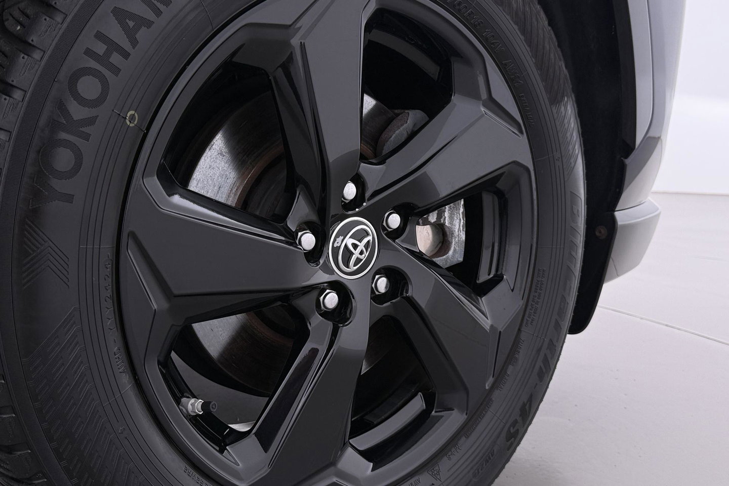 Toyota RAV4 2.5 Hybrid Bi-Tone | ACC | JBL Audio | Stoel+Stuurverwarming | Elektrische Achterklep | Keyless | LED | Camera | 18 Inch