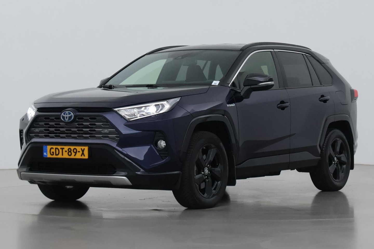 Toyota RAV4 2.5 Hybrid Bi-Tone | ACC | JBL Audio | Stoel+Stuurverwarming | Elektrische Achterklep | Keyless | LED | Camera | 18 Inch
