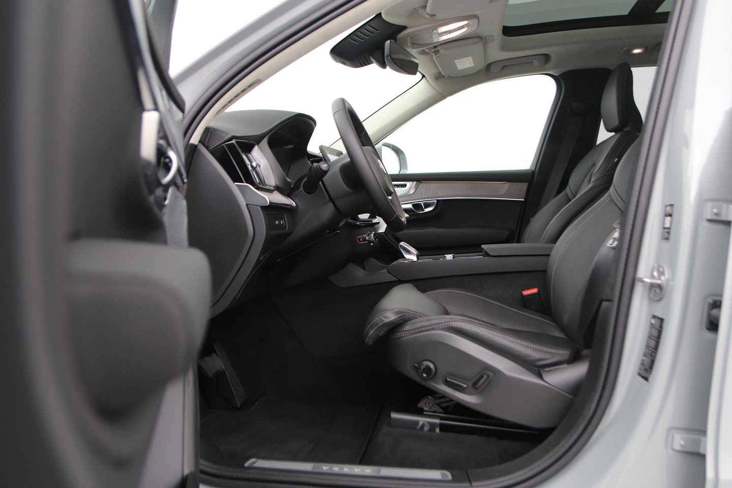 Volvo XC90 T8 Plug-in hybrid Ultra Bright | Bowers&Wilkins | Luchtvering | Massage | 22 Inch | Trekhaak | Head-Up
