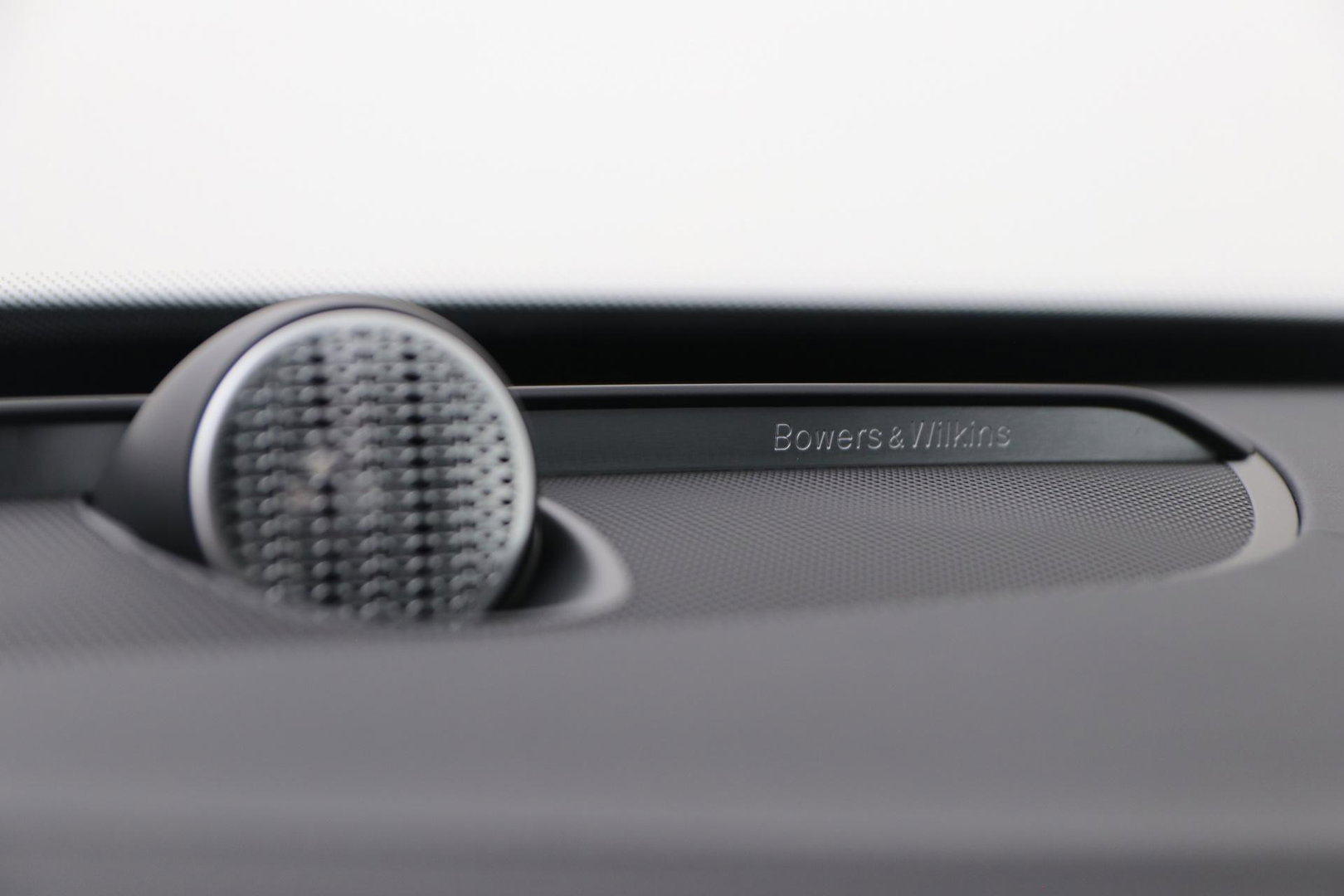 Volvo XC90 T8 Plug-in hybrid Ultra Bright | Bowers&Wilkins | Luchtvering | Massage | 22 Inch | Trekhaak | Head-Up
