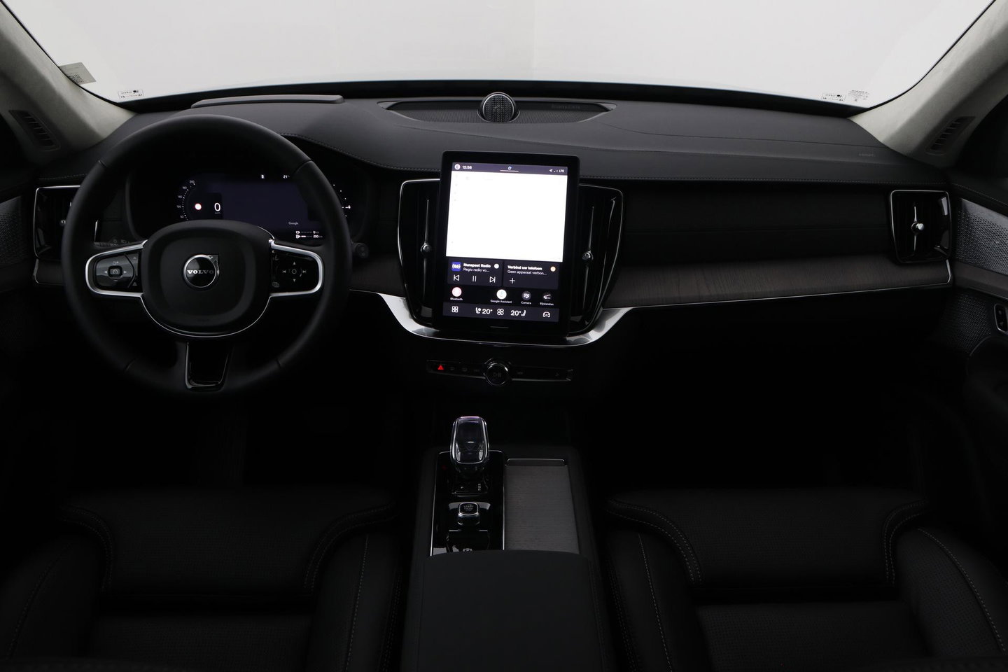 Volvo XC90 T8 Plug-in hybrid Ultra Bright | Bowers&Wilkins | Luchtvering | Massage | 22 Inch | Trekhaak | Head-Up