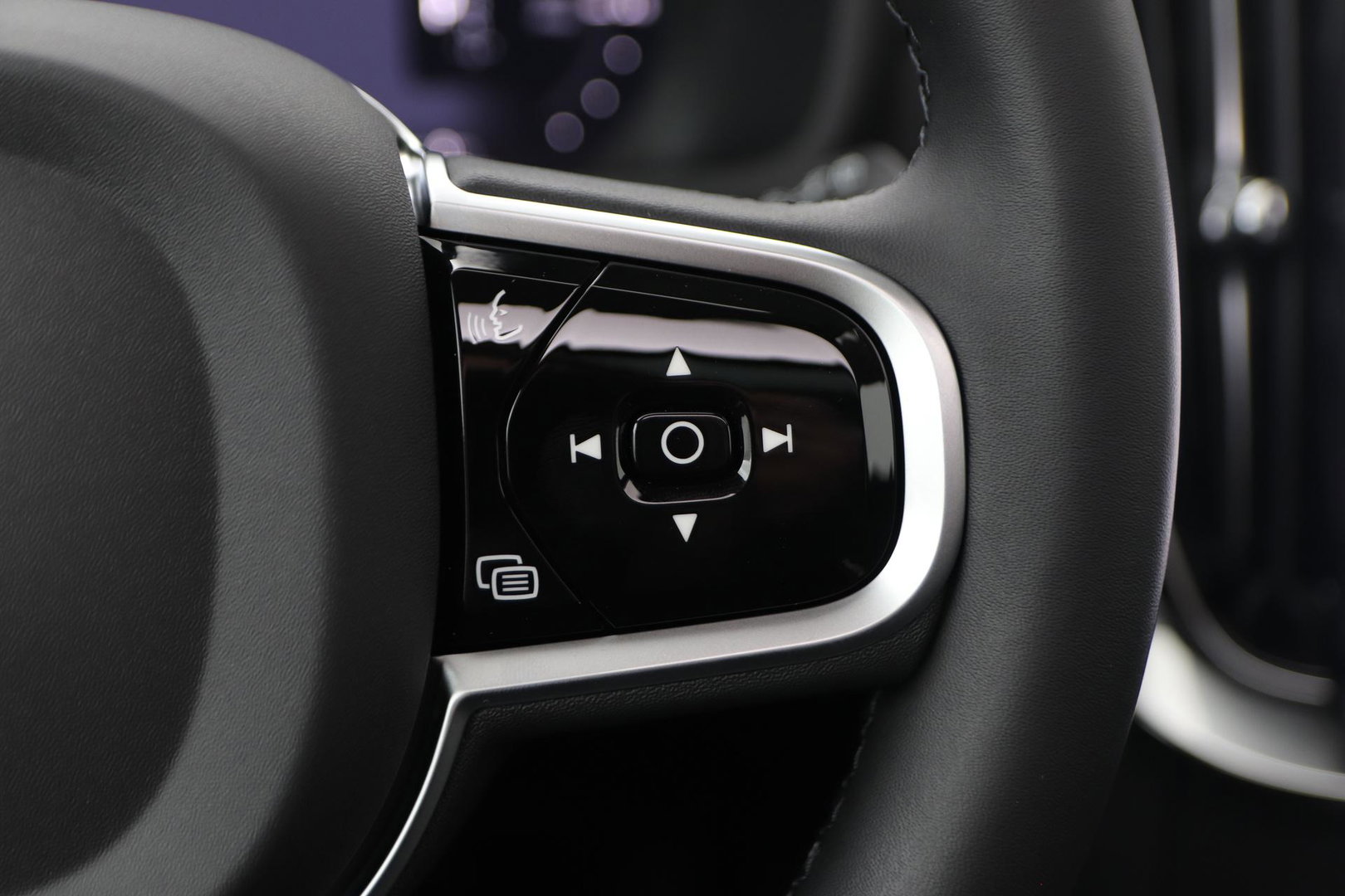 Volvo XC90 T8 Plug-in hybrid Ultra Bright | Bowers&Wilkins | Luchtvering | Massage | 22 Inch | Trekhaak | Head-Up