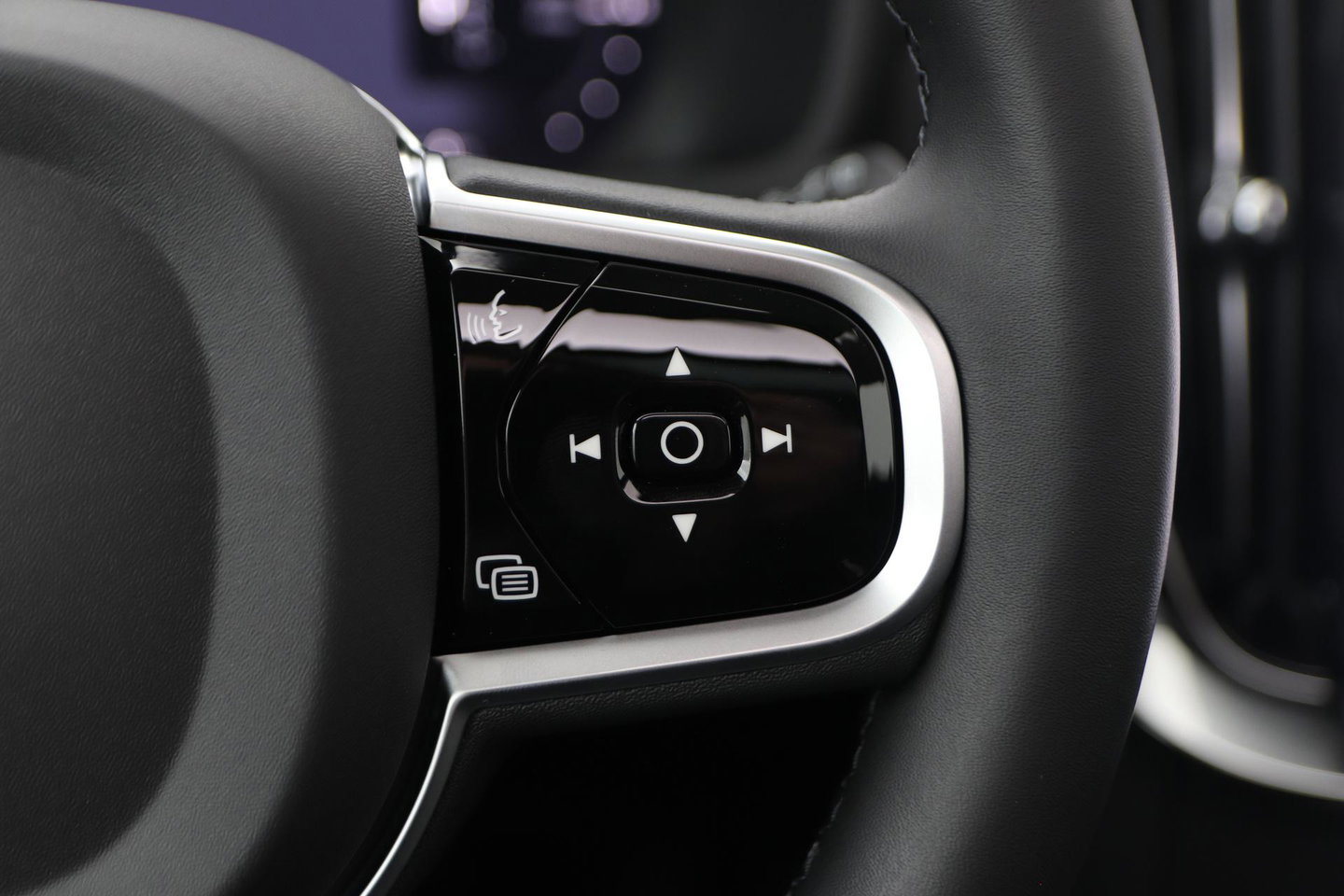 Volvo XC90 T8 Plug-in hybrid Ultra Bright | Bowers&Wilkins | Luchtvering | Massage | 22 Inch | Trekhaak | Head-Up