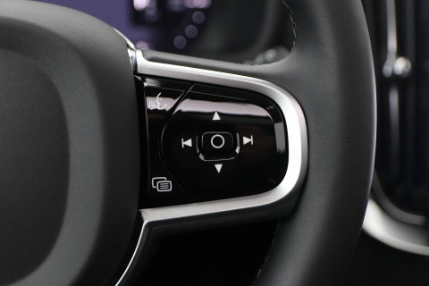 Volvo XC90 T8 Plug-in hybrid Ultra Bright | Bowers&Wilkins | Luchtvering | Massage | 22 Inch | Trekhaak | Head-Up
