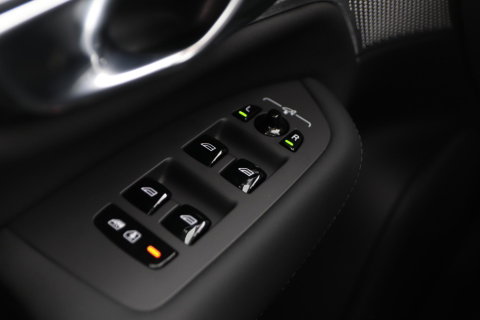 Volvo XC90 T8 Plug-in hybrid Ultra Bright | Bowers&Wilkins | Luchtvering | Massage | 22 Inch | Trekhaak | Head-Up