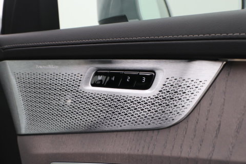 Volvo XC90 T8 Plug-in hybrid Ultra Bright | Bowers&Wilkins | Luchtvering | Massage | 22 Inch | Trekhaak | Head-Up