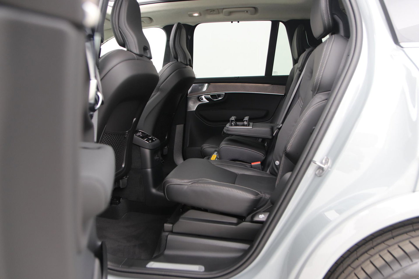 Volvo XC90 T8 Plug-in hybrid Ultra Bright | Bowers&Wilkins | Luchtvering | Massage | 22 Inch | Trekhaak | Head-Up