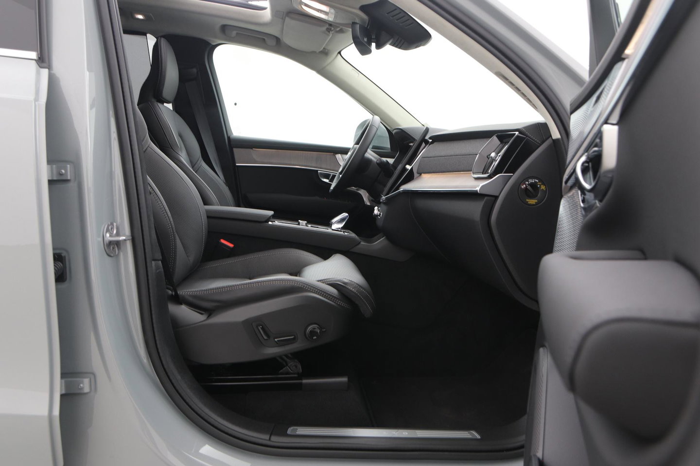 Volvo XC90 T8 Plug-in hybrid Ultra Bright | Bowers&Wilkins | Luchtvering | Massage | 22 Inch | Trekhaak | Head-Up