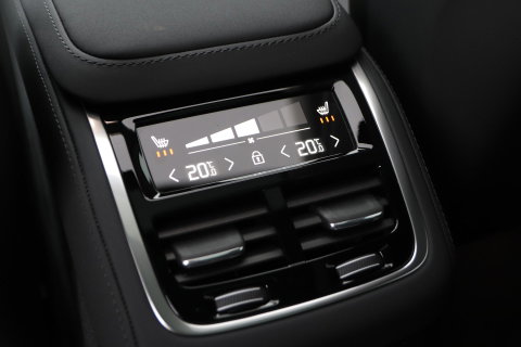 Volvo XC90 T8 Plug-in hybrid Ultra Bright | Bowers&Wilkins | Luchtvering | Massage | 22 Inch | Trekhaak | Head-Up