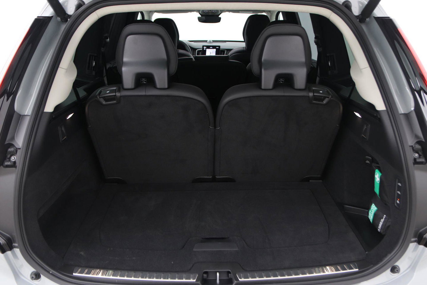 Volvo XC90 T8 Plug-in hybrid Ultra Bright | Bowers&Wilkins | Luchtvering | Massage | 22 Inch | Trekhaak | Head-Up