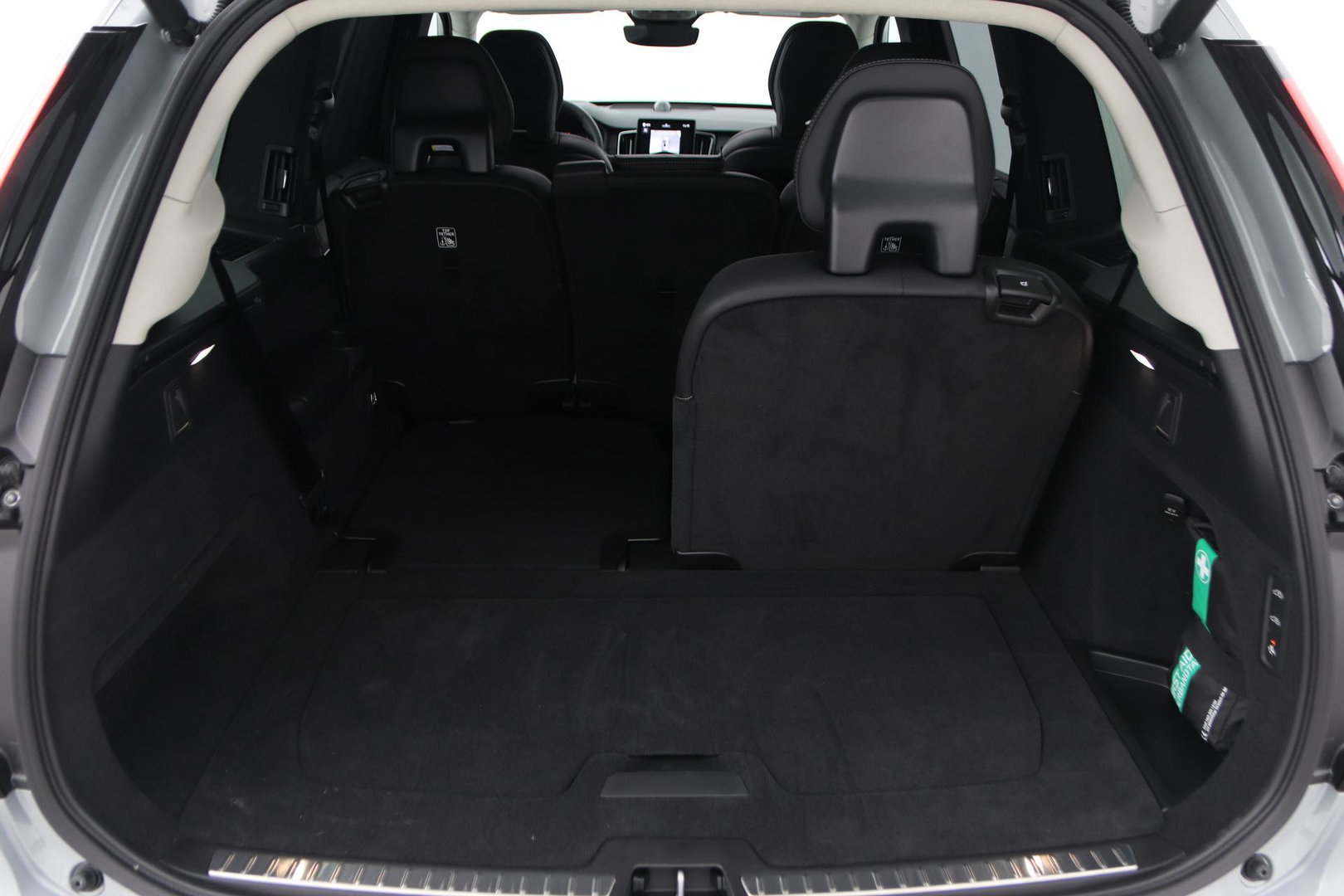 Volvo XC90 T8 Plug-in hybrid Ultra Bright | Bowers&Wilkins | Luchtvering | Massage | 22 Inch | Trekhaak | Head-Up