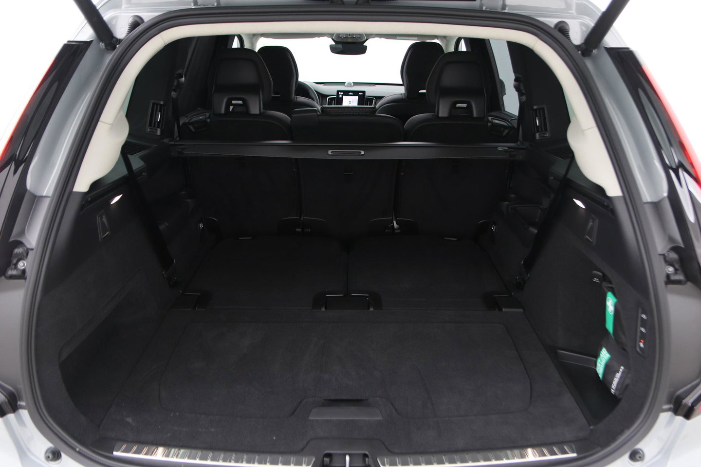 Volvo XC90 T8 Plug-in hybrid Ultra Bright | Bowers&Wilkins | Luchtvering | Massage | 22 Inch | Trekhaak | Head-Up