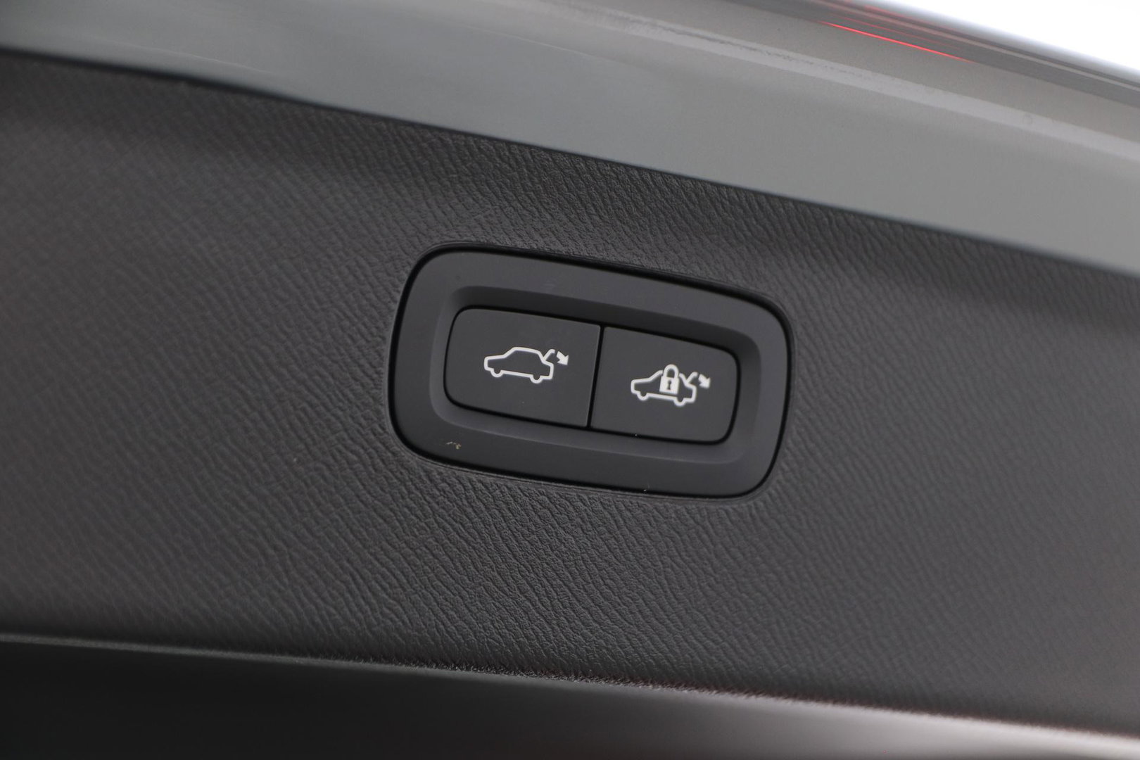 Volvo XC90 T8 Plug-in hybrid Ultra Bright | Bowers&Wilkins | Luchtvering | Massage | 22 Inch | Trekhaak | Head-Up