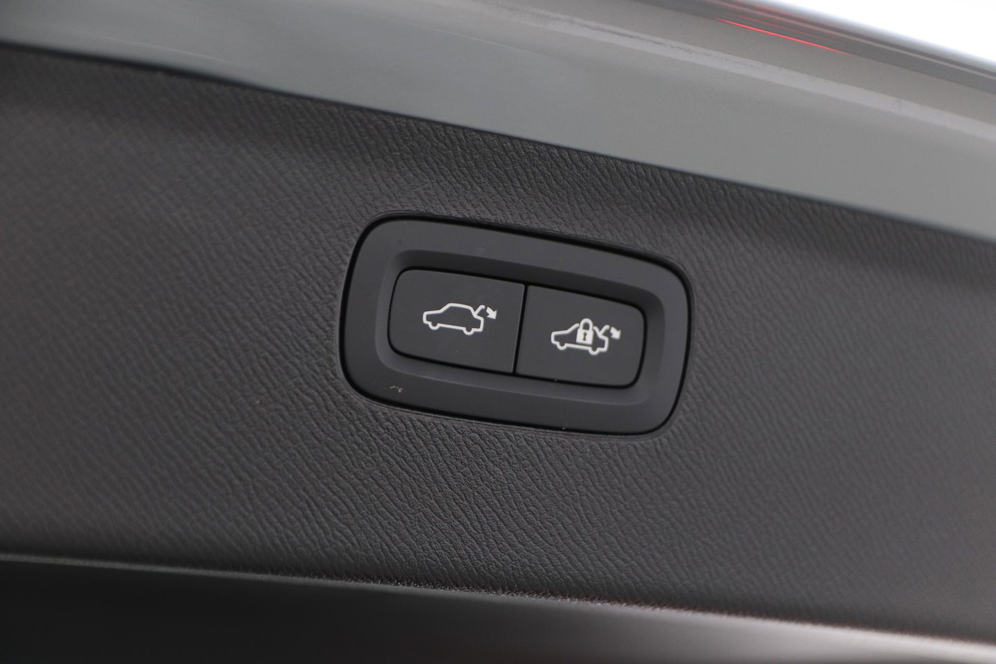 Volvo XC90 T8 Plug-in hybrid Ultra Bright | Bowers&Wilkins | Luchtvering | Massage | 22 Inch | Trekhaak | Head-Up