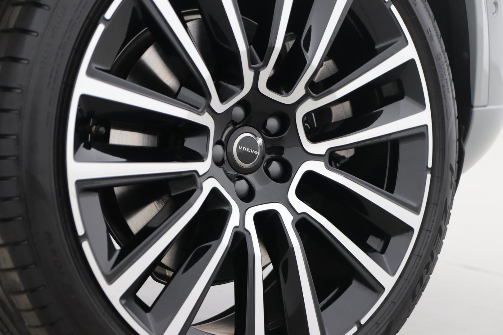 Volvo XC90 T8 Plug-in hybrid Ultra Bright | Bowers&Wilkins | Luchtvering | Massage | 22 Inch | Trekhaak | Head-Up