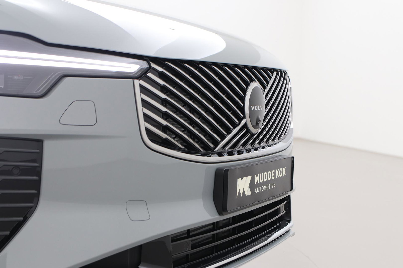 Volvo XC90 T8 Plug-in hybrid Ultra Bright | Bowers&Wilkins | Luchtvering | Massage | 22 Inch | Trekhaak | Head-Up