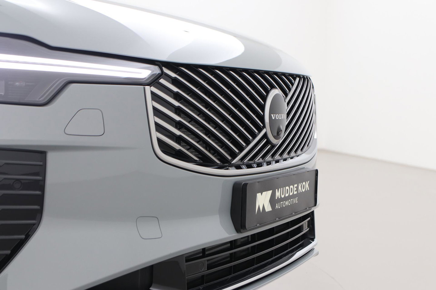 Volvo XC90 T8 Plug-in hybrid Ultra Bright | Bowers&Wilkins | Luchtvering | Massage | 22 Inch | Trekhaak | Head-Up