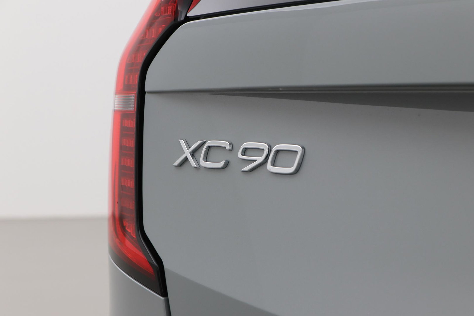 Volvo XC90 T8 Plug-in hybrid Ultra Bright | Bowers&Wilkins | Luchtvering | Massage | 22 Inch | Trekhaak | Head-Up