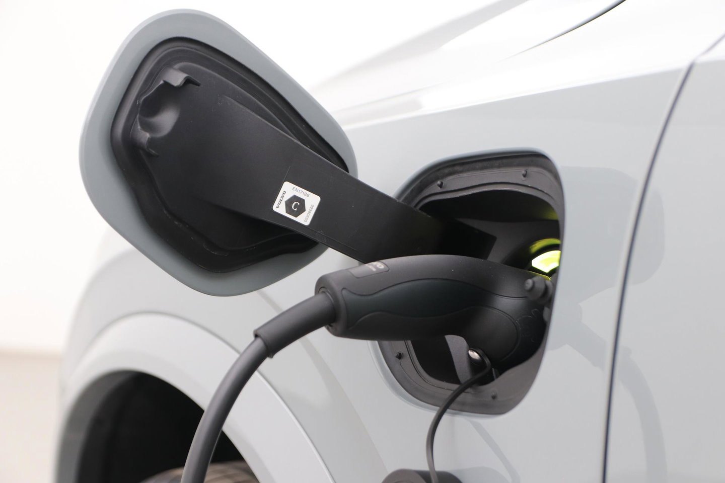 Volvo XC90 T8 Plug-in hybrid Ultra Bright | Bowers&Wilkins | Luchtvering | Massage | 22 Inch | Trekhaak | Head-Up