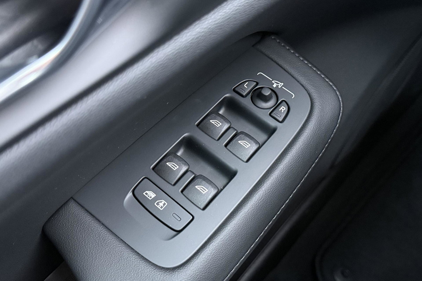Volvo V60 T6 Plug-in hybrid Plus Bright | ACC | Panoramadak | Head-Up | Harman/Kardon | 360° Camera | Stoel+Stuurverwarming