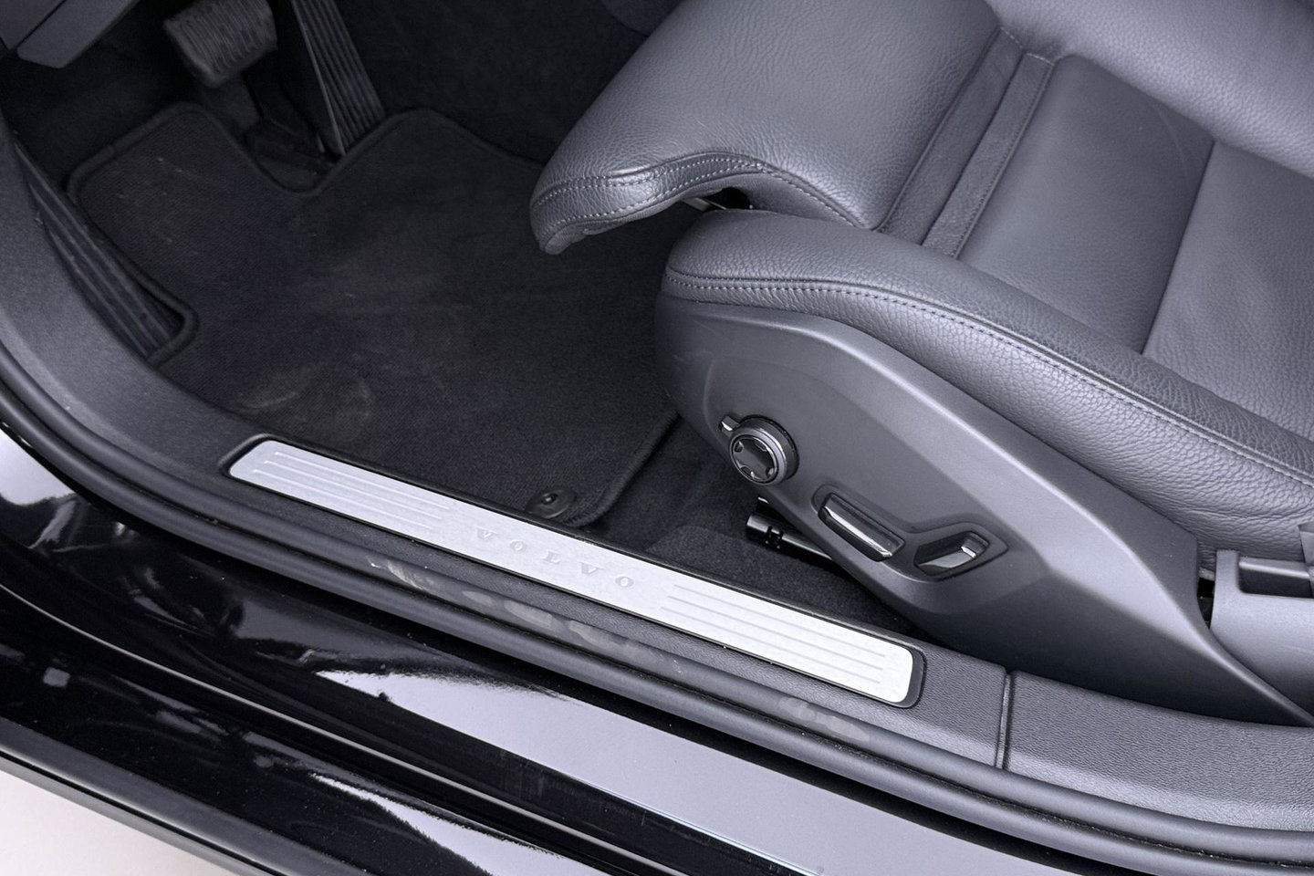 Volvo V60 T6 Plug-in hybrid Plus Bright | ACC | Panoramadak | Head-Up | Harman/Kardon | 360° Camera | Stoel+Stuurverwarming