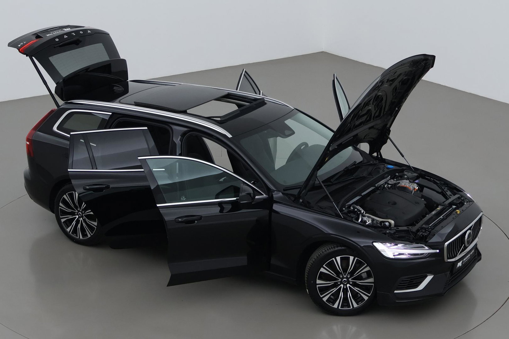 Volvo V60 T6 Plug-in hybrid Plus Bright | ACC | Panoramadak | Head-Up | Harman/Kardon | 360° Camera | Stoel+Stuurverwarming