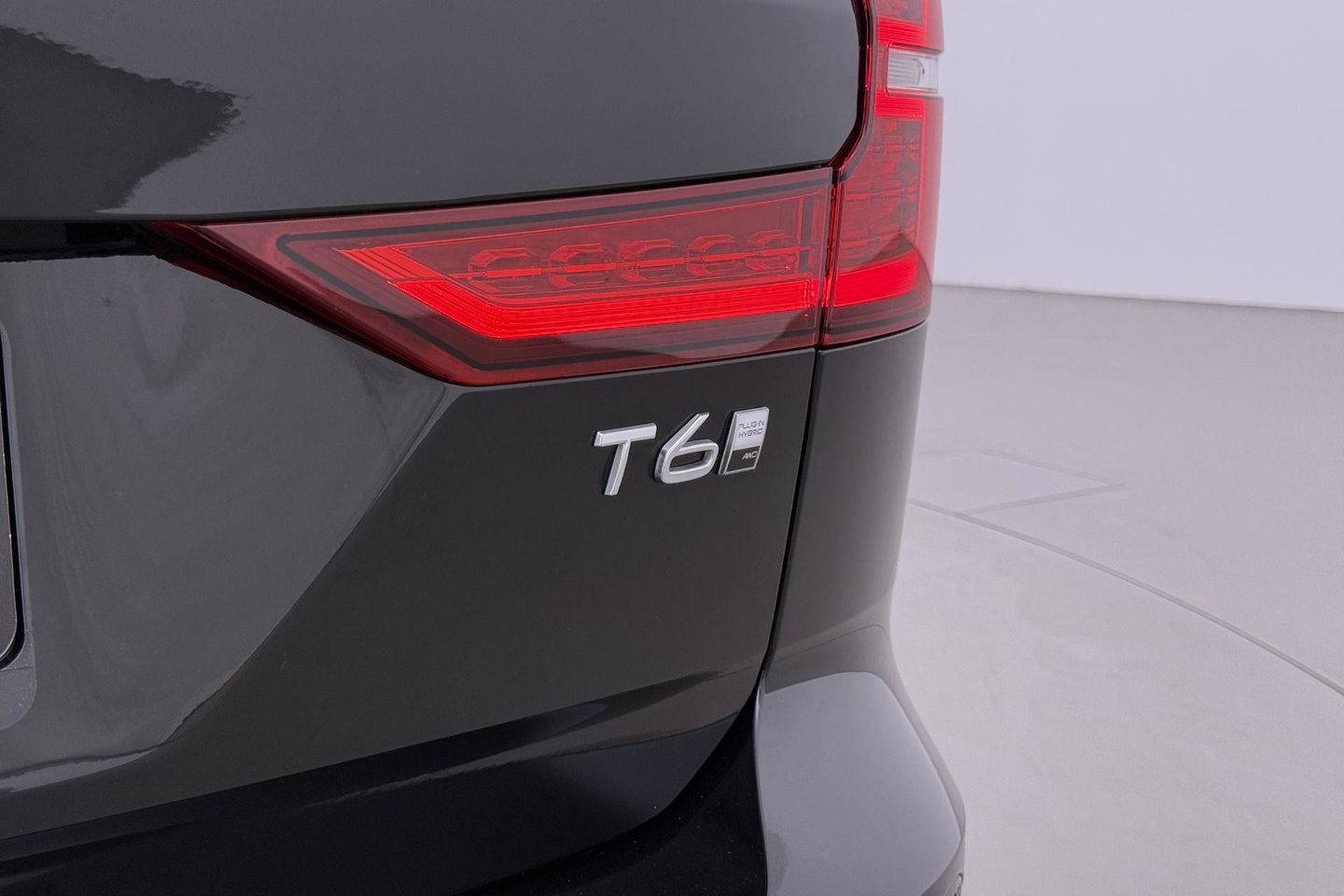 Volvo V60 T6 Plug-in hybrid Plus Bright | ACC | Panoramadak | Head-Up | Harman/Kardon | 360° Camera | Stoel+Stuurverwarming
