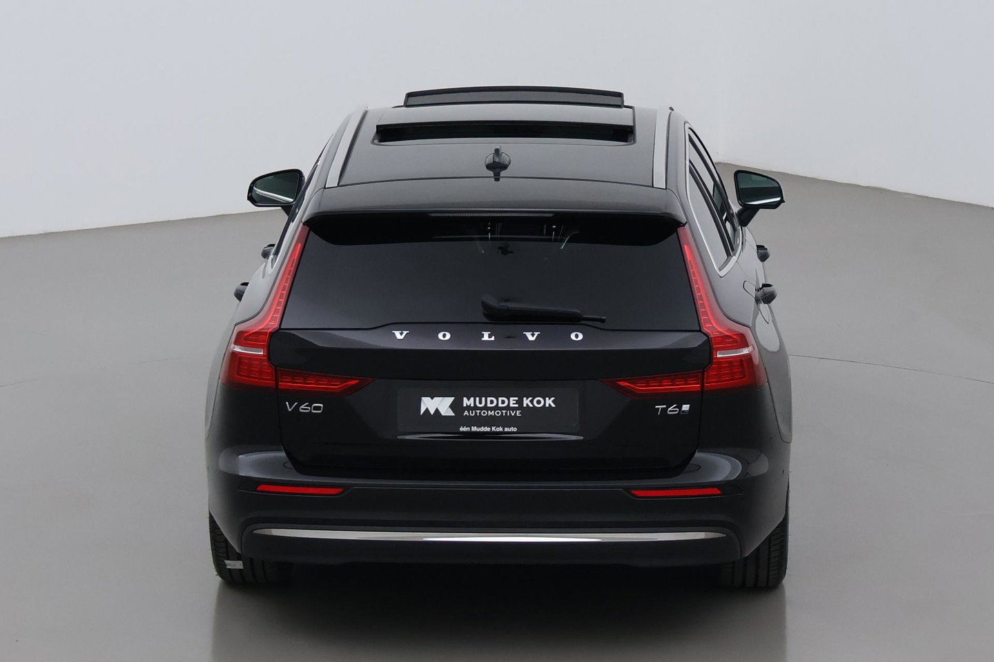 Volvo V60 T6 Plug-in hybrid Plus Bright | ACC | Panoramadak | Head-Up | Harman/Kardon | 360° Camera | Stoel+Stuurverwarming