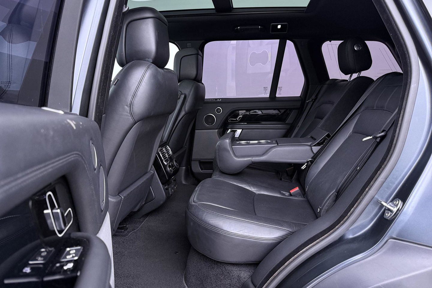 Land Rover Range Rover 2.0 P400e Vogue | SVO Kleur | ACC | Panoramadak | Luchtvering | 360° Camera | Soft-Close