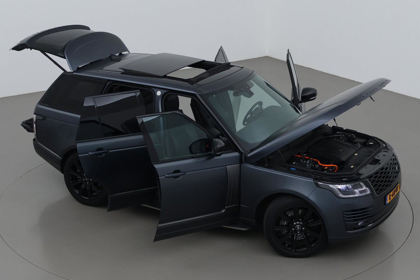 Land Rover Range Rover 2.0 P400e Vogue | SVO Kleur | ACC | Panoramadak | Luchtvering | 360° Camera | Soft-Close