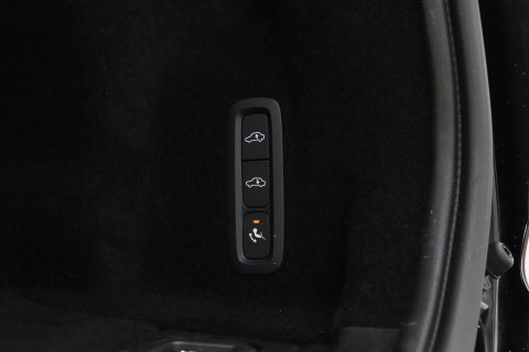 Volvo XC60 T6 Plug-in hybrid Ultra Black Edition | ACC | Luchtvering | Trekhaak | Bowers&Wilkins | 360° Camera | Stoelmassage | Panoramadak | Head-Up