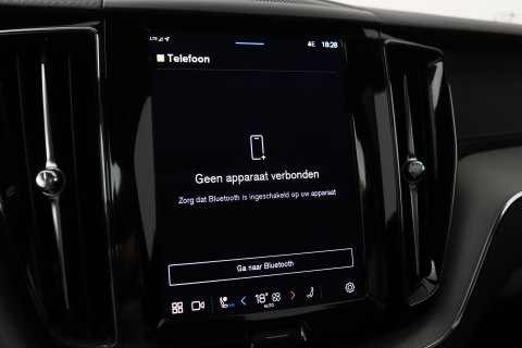 Volvo XC60 T6 Plug-in hybrid Ultra Black Edition | ACC | Luchtvering | Trekhaak | Bowers&Wilkins | 360° Camera | Stoelmassage | Panoramadak | Head-Up