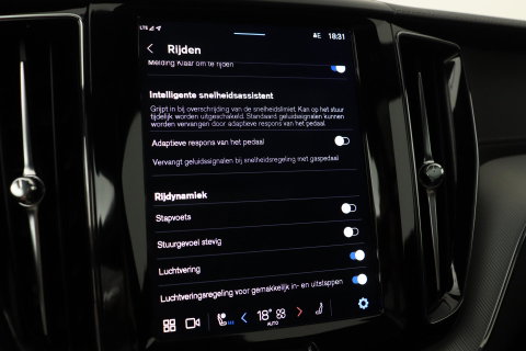 Volvo XC60 T6 Plug-in hybrid Ultra Black Edition | ACC | Luchtvering | Trekhaak | Bowers&Wilkins | 360° Camera | Stoelmassage | Panoramadak | Head-Up