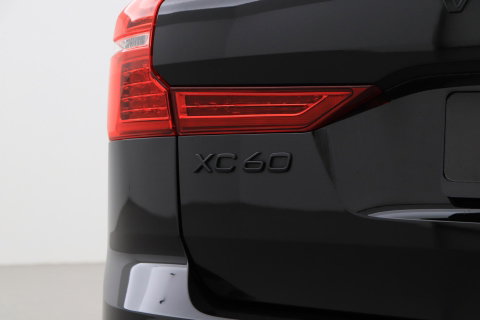 Volvo XC60 T6 Plug-in hybrid Ultra Black Edition | ACC | Luchtvering | Trekhaak | Bowers&Wilkins | 360° Camera | Stoelmassage | Panoramadak | Head-Up