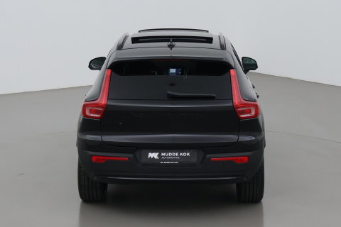 Volvo EX40 Twin Motor Plus Black Edition 82 kWh | ACC | Panoramadak | 360° Camera | Harman/Kardon | Stoel+Stuurverwarming | 20 Inch