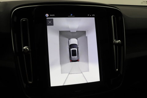 Volvo EX40 Twin Motor Plus Black Edition 82 kWh | ACC | Panoramadak | 360° Camera | Harman/Kardon | Stoel+Stuurverwarming | 20 Inch