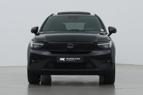 Volvo EX40 Twin Motor Plus Black Edition 82 kWh | ACC | Panoramadak | 360° Camera | Harman/Kardon | Stoel+Stuurverwarming | 20 Inch
