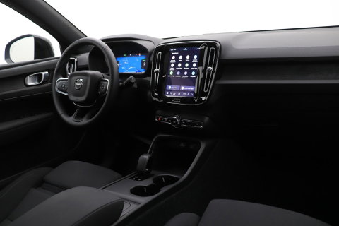 Volvo EX40 Twin Motor Plus Black Edition 82 kWh | ACC | Panoramadak | 360° Camera | Harman/Kardon | Stoel+Stuurverwarming | 20 Inch
