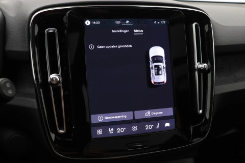 Volvo EX40 Twin Motor Plus Black Edition 82 kWh | ACC | Panoramadak | 360° Camera | Harman/Kardon | Stoel+Stuurverwarming | 20 Inch