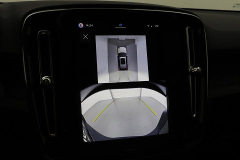 Volvo EX40 Twin Motor Plus Black Edition 82 kWh | ACC | Panoramadak | 360° Camera | Harman/Kardon | Stoel+Stuurverwarming | 20 Inch