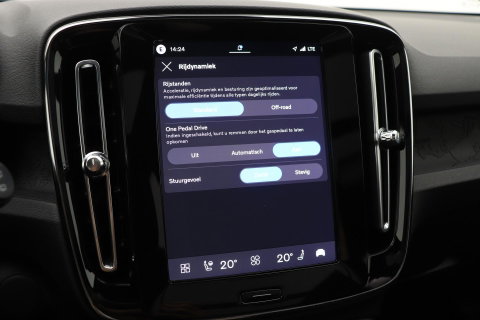 Volvo EX40 Twin Motor Plus Black Edition 82 kWh | ACC | Panoramadak | 360° Camera | Harman/Kardon | Stoel+Stuurverwarming | 20 Inch