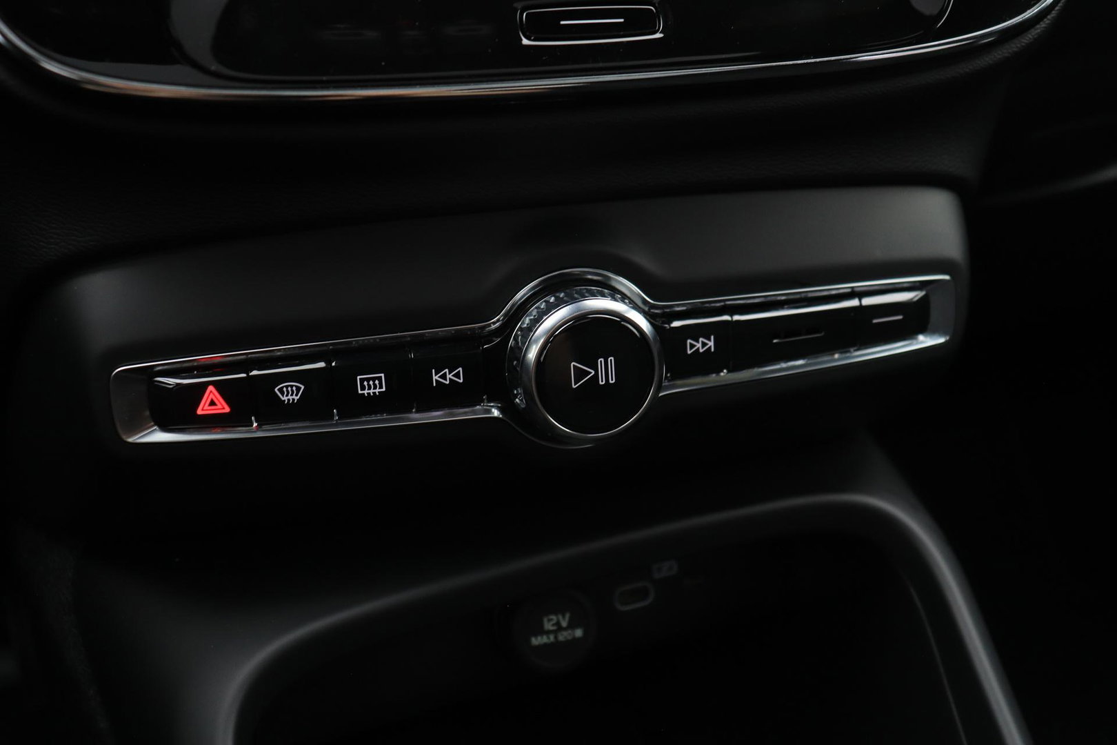 Volvo EX40 Twin Motor Plus Black Edition 82 kWh | ACC | Panoramadak | 360° Camera | Harman/Kardon | Stoel+Stuurverwarming | 20 Inch