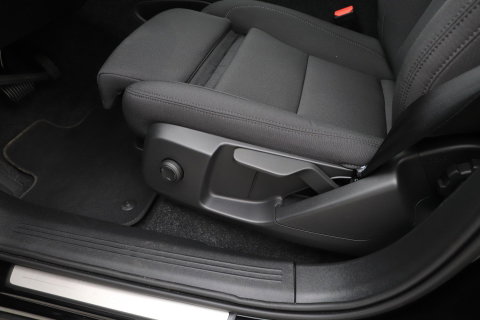 Volvo EX40 Twin Motor Plus Black Edition 82 kWh | ACC | Panoramadak | 360° Camera | Harman/Kardon | Stoel+Stuurverwarming | 20 Inch