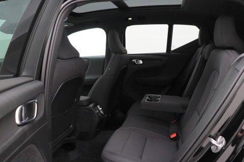 Volvo EX40 Twin Motor Plus Black Edition 82 kWh | ACC | Panoramadak | 360° Camera | Harman/Kardon | Stoel+Stuurverwarming | 20 Inch