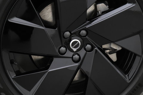 Volvo EX40 Twin Motor Plus Black Edition 82 kWh | ACC | Panoramadak | 360° Camera | Harman/Kardon | Stoel+Stuurverwarming | 20 Inch